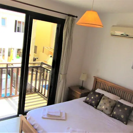 Jade Παραλίμνι